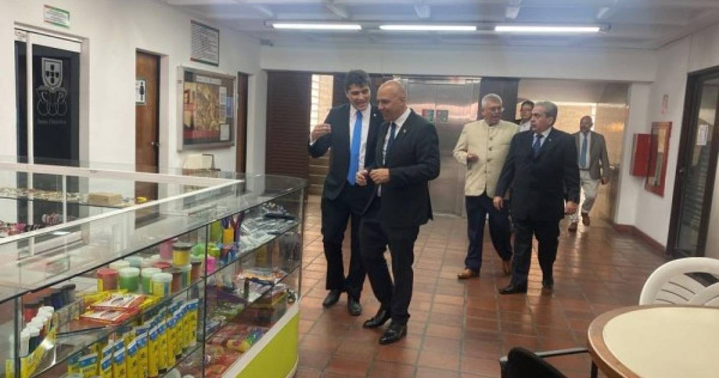 Cafôfo nas aulas do Centro Português: "São exemplos de como a cultura portuguesa deve ser divulgada"