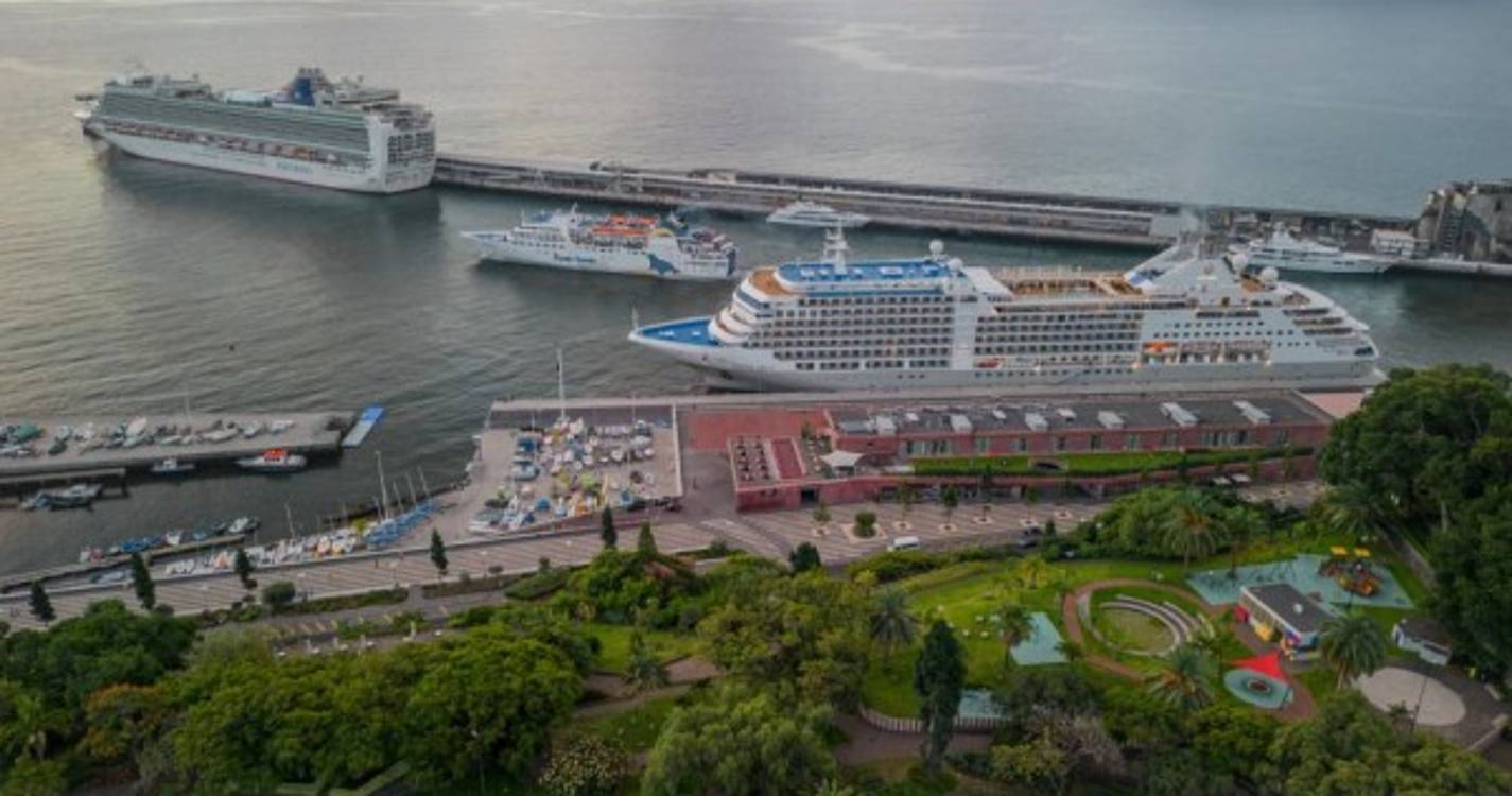 ‘Ventura’ atracou esta manhã no porto do Funchal (com fotos)