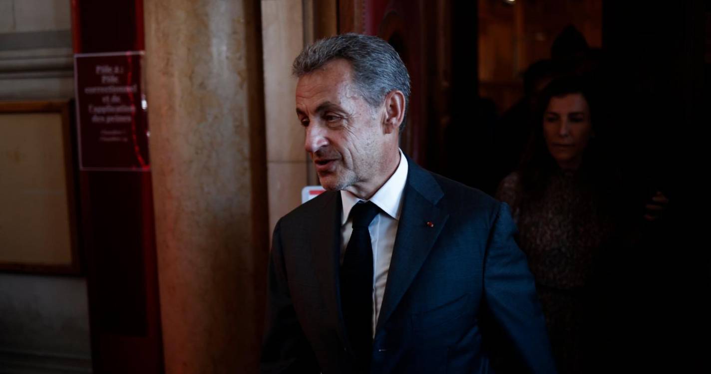 Ex-PR francês condenado a um ano de prisão em tribunal de recurso