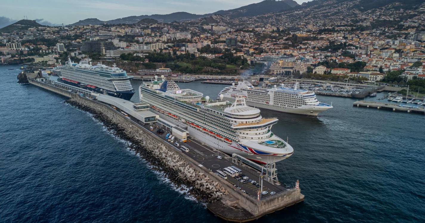 Três navios de cruzeiro animam hoje o Porto do Funchal