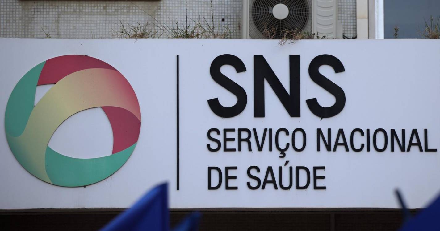 Médico António Gandra d’Almeida é o novo diretor executivo do SNS