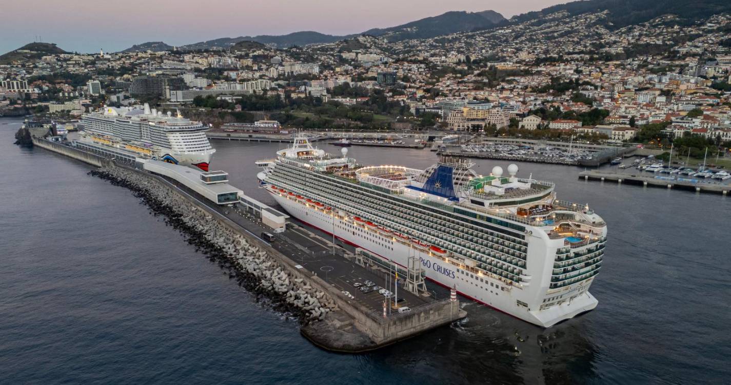 Mais de 12.900 passageiros passam hoje pelo Porto do Funchal (com fotos)