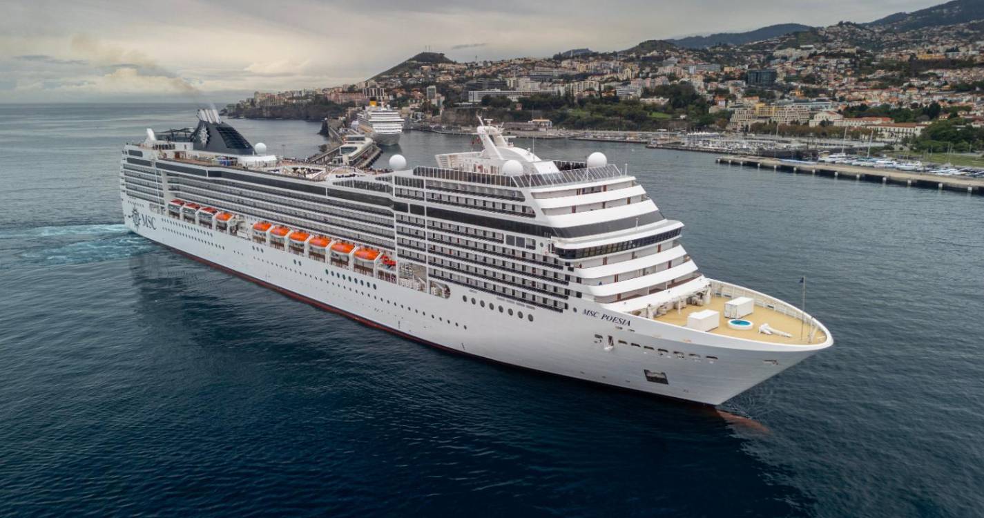 Casa cheia na Pontinha, que recebe hoje a estreia do navio Explora II (com fotos)