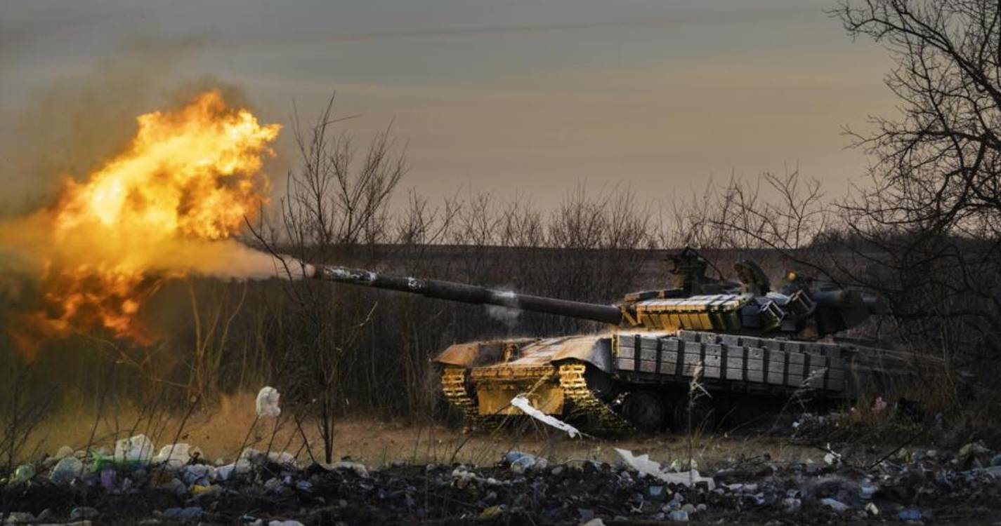 Ucrânia: Forças russas reivindicam controlo de mais uma localidade em Donetsk e avanços na região