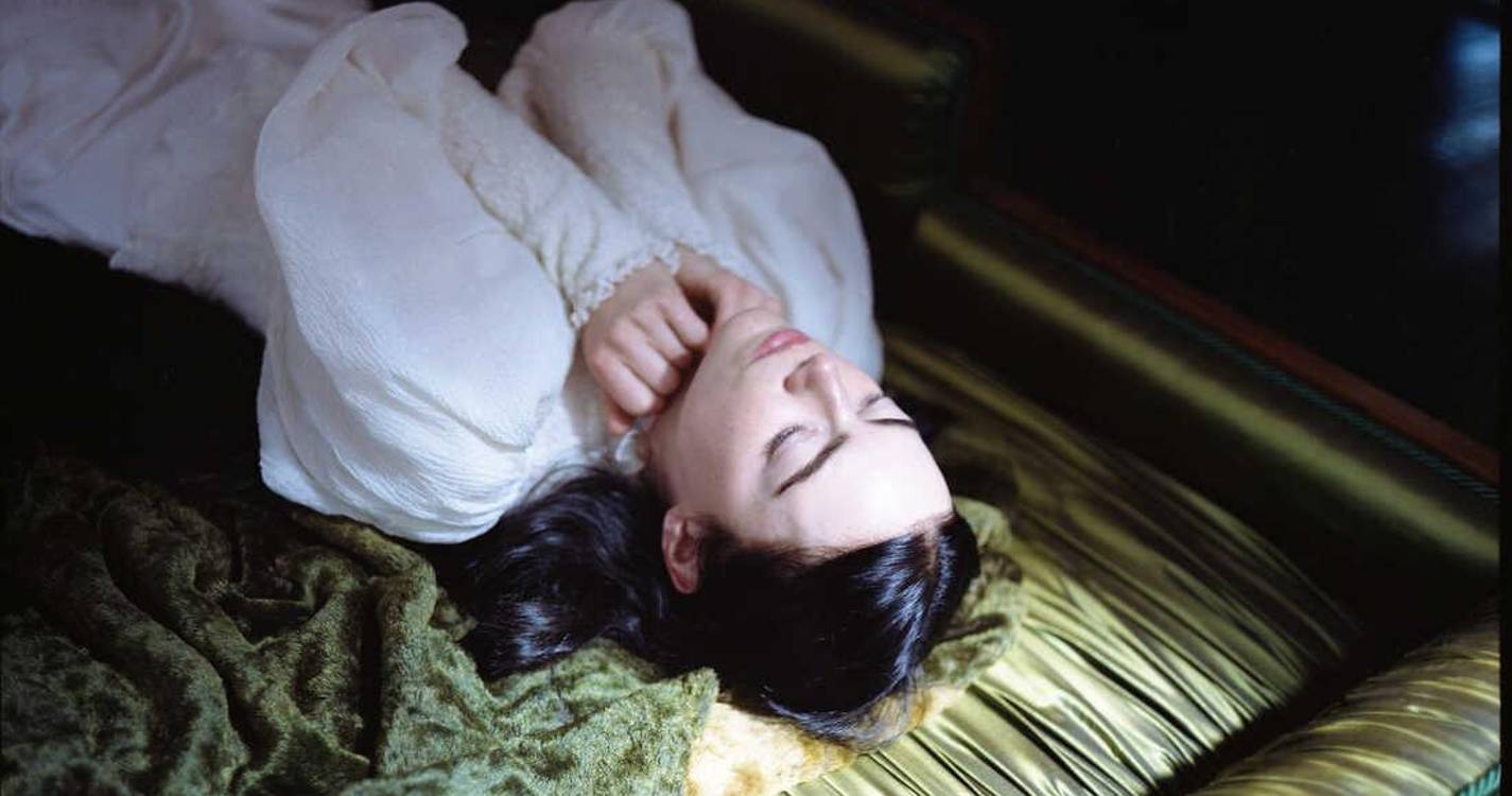 Lisboa, pastéis de nata e fado de Carminho dão cor a novo filme com Emma Stone