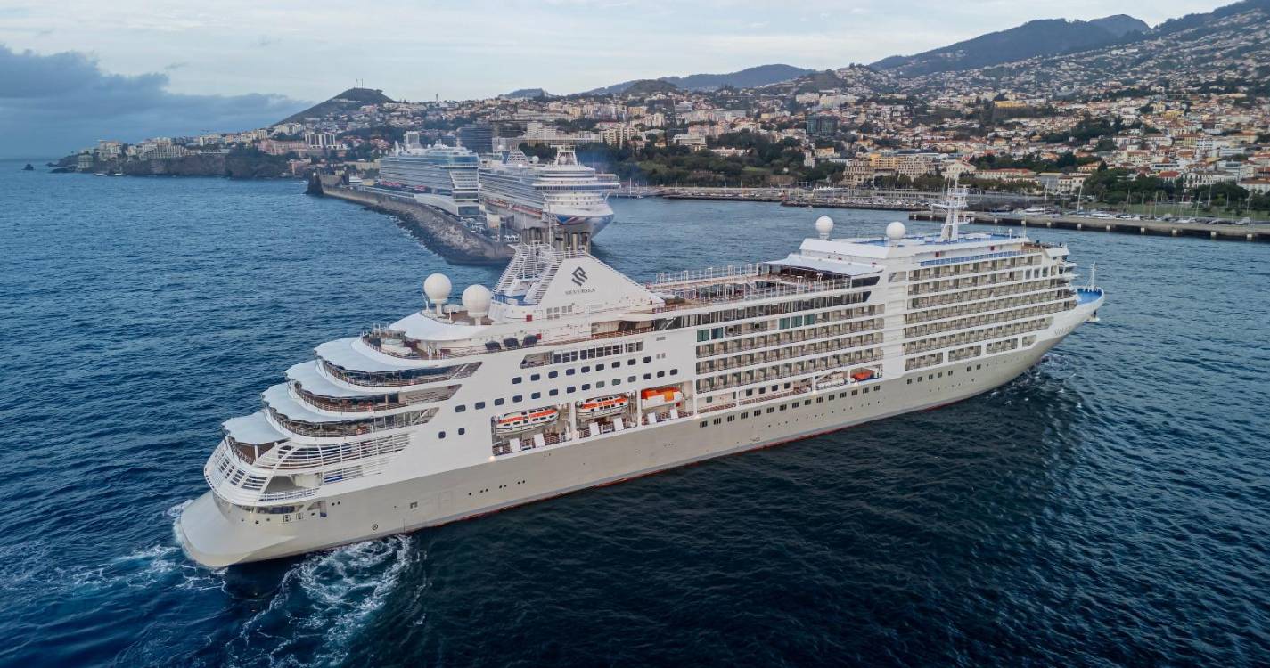 Três navios de cruzeiro animam hoje o Porto do Funchal