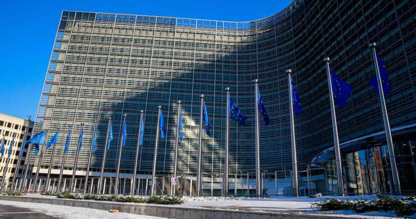 Bruxelas diz não ter “qualquer intenção” de suspender X, TikTok ou outra plataforma na UE