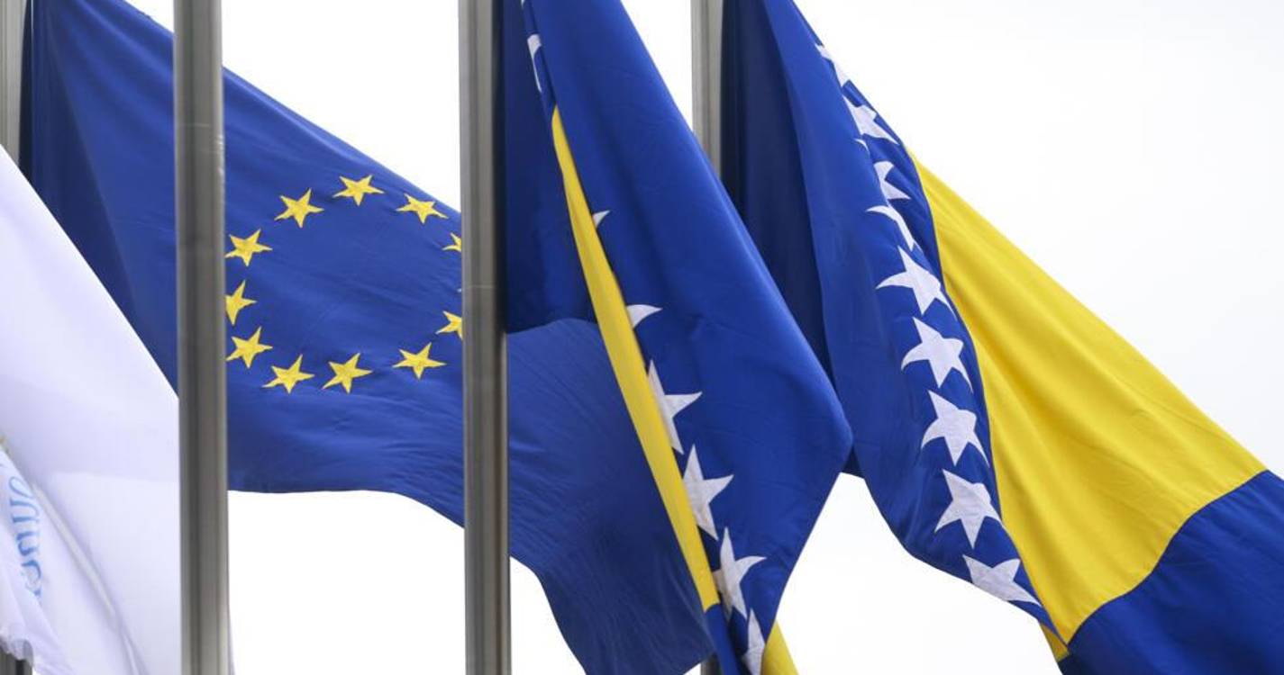 Ocidente condena secessionismo dos sérvios bósnios e apoia adesão da Bósnia à UE