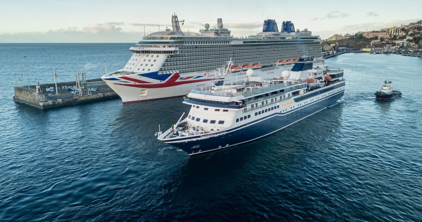 Cruzeiros trazem quase seis mil passageiros para passar o dia