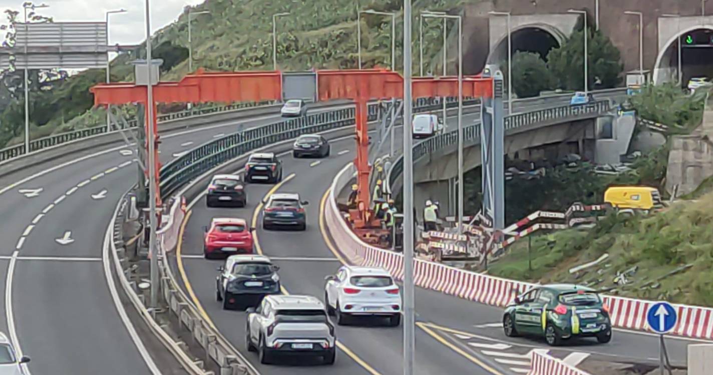 Polícia controla aceleras na Via Rápida devido às obras na Cancela