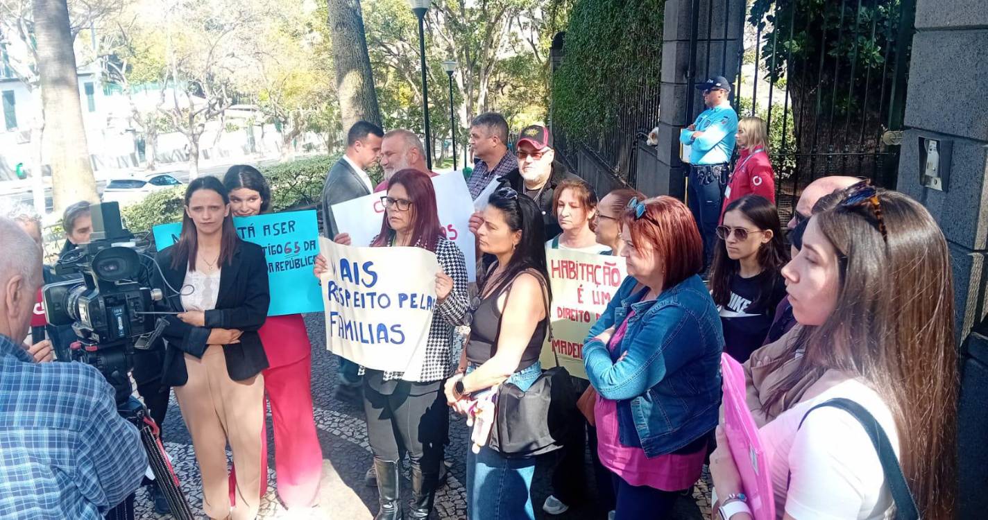 Famílias criticam autoridades por não terem direito a habitação