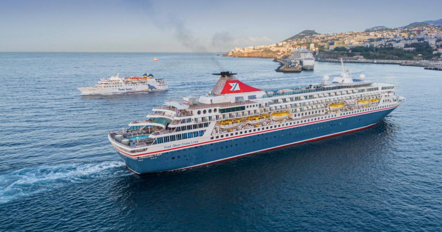 Manhã movimentada no cais funchalense e uma estreia no Porto Santo