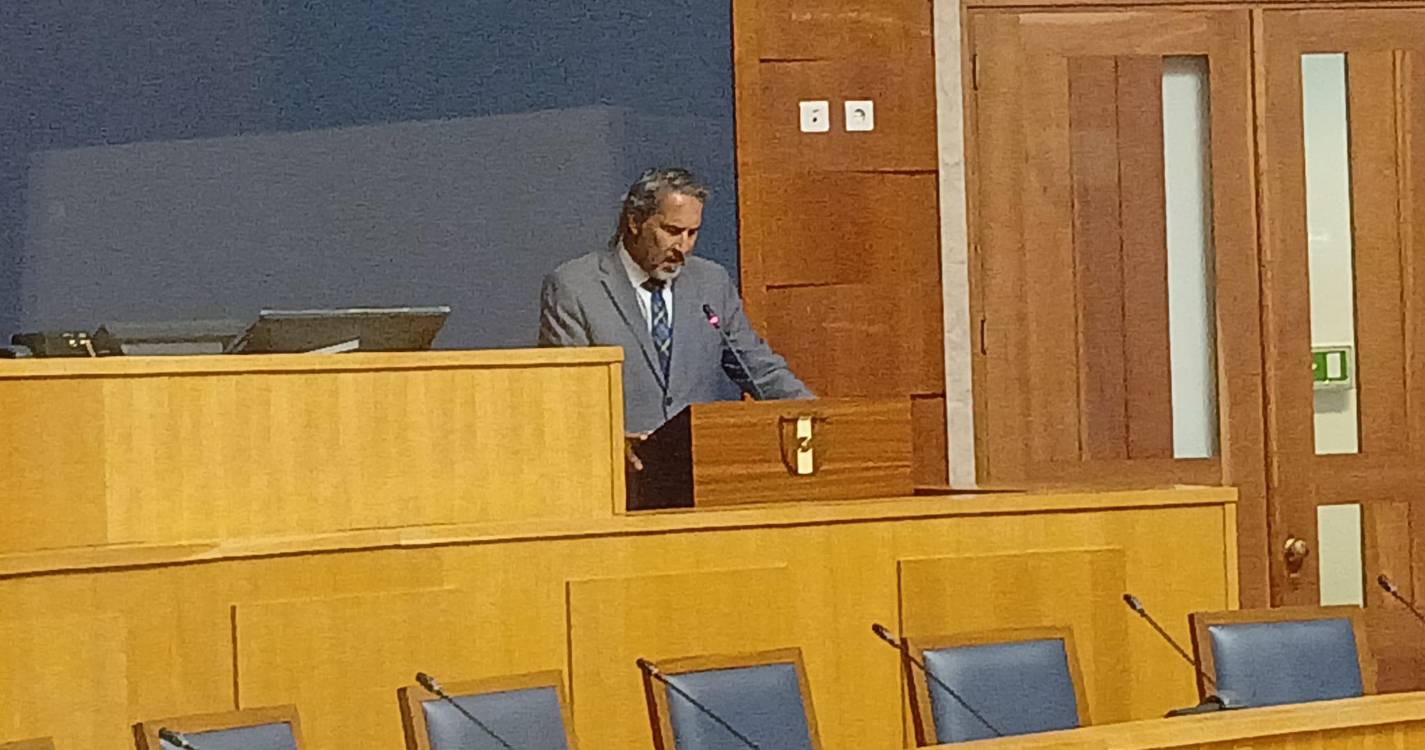 “Não podemos continuar a perder o comboio da celeridade e da transparência”, frisa o Chega