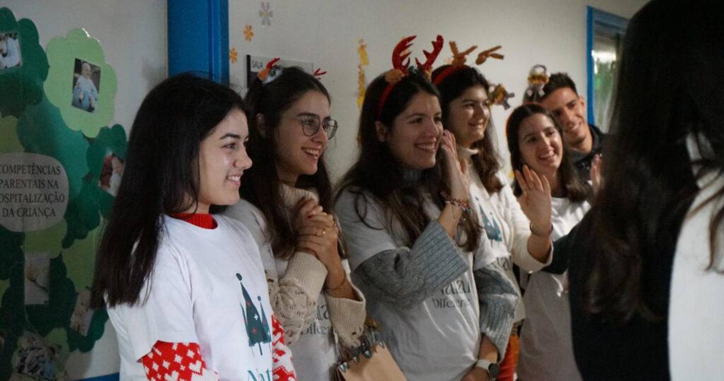 Nacional distribuiu prendas de Natal por crianças hospitalizadas