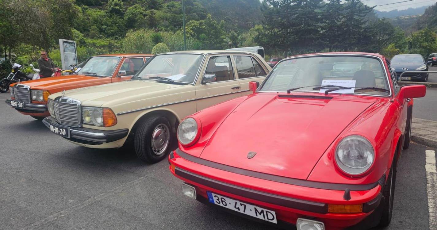Carros Clássicos chamam a atenção no Faial (com fotos)