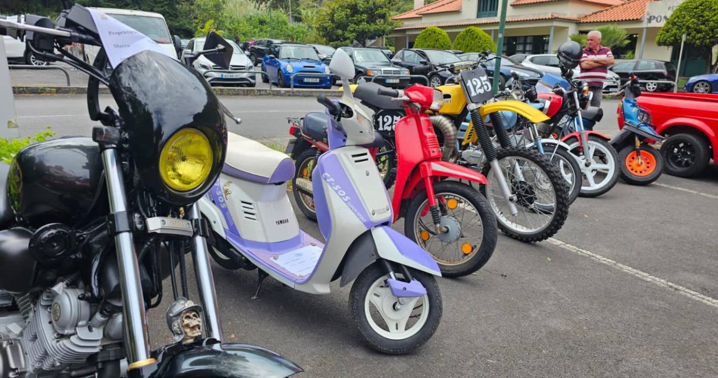 Carros Clássicos chamam a atenção no Faial (com fotos)