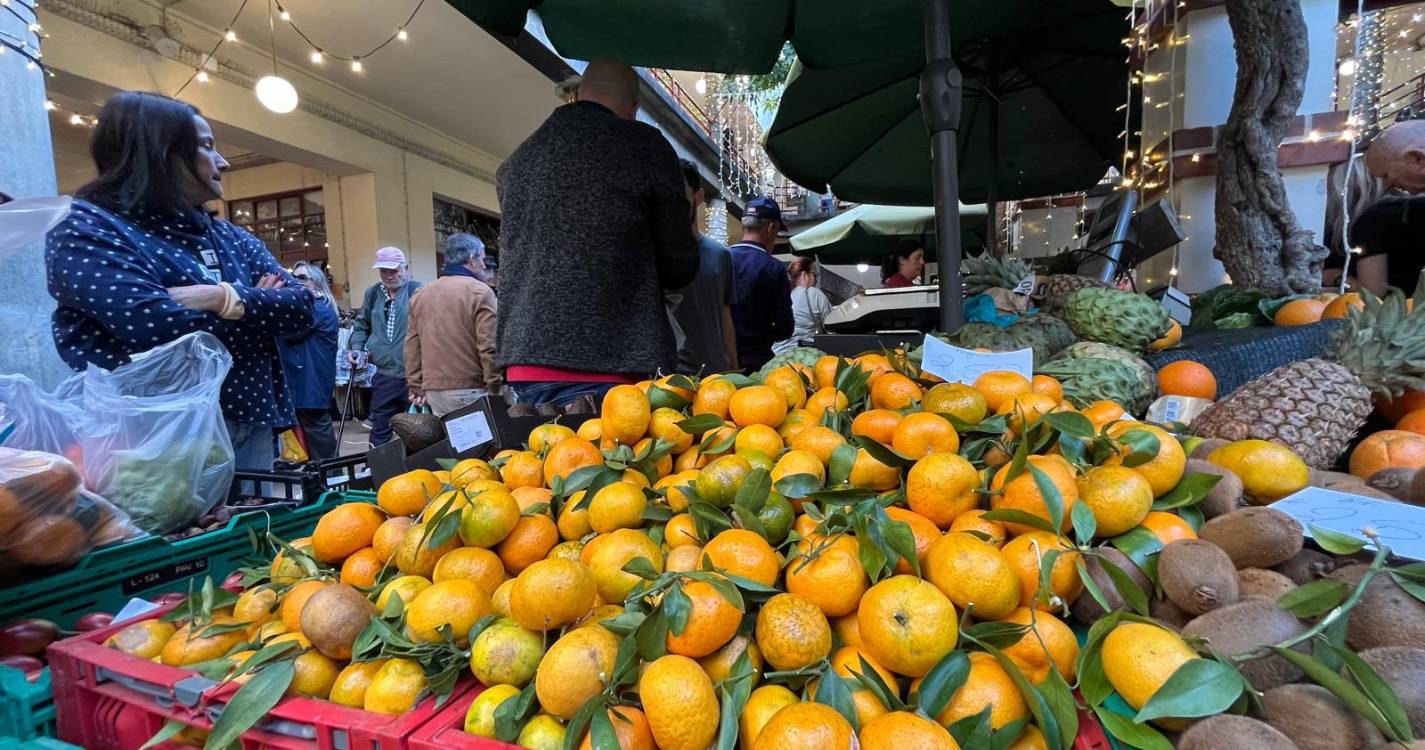 Veja as primeiras fotos do dia no Mercado dos Lavradores