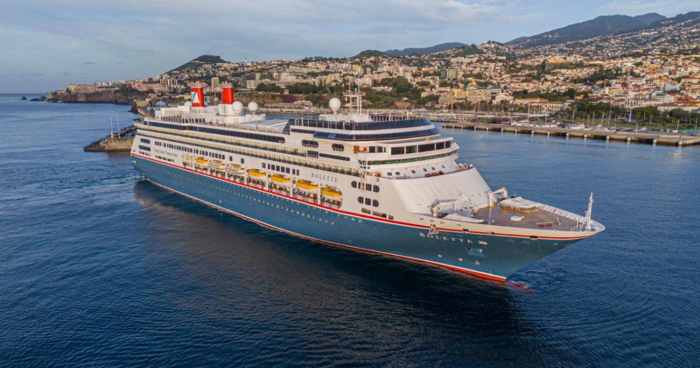 Navio de cruzeiro ‘Bolette’ embeleza Porto do Funchal