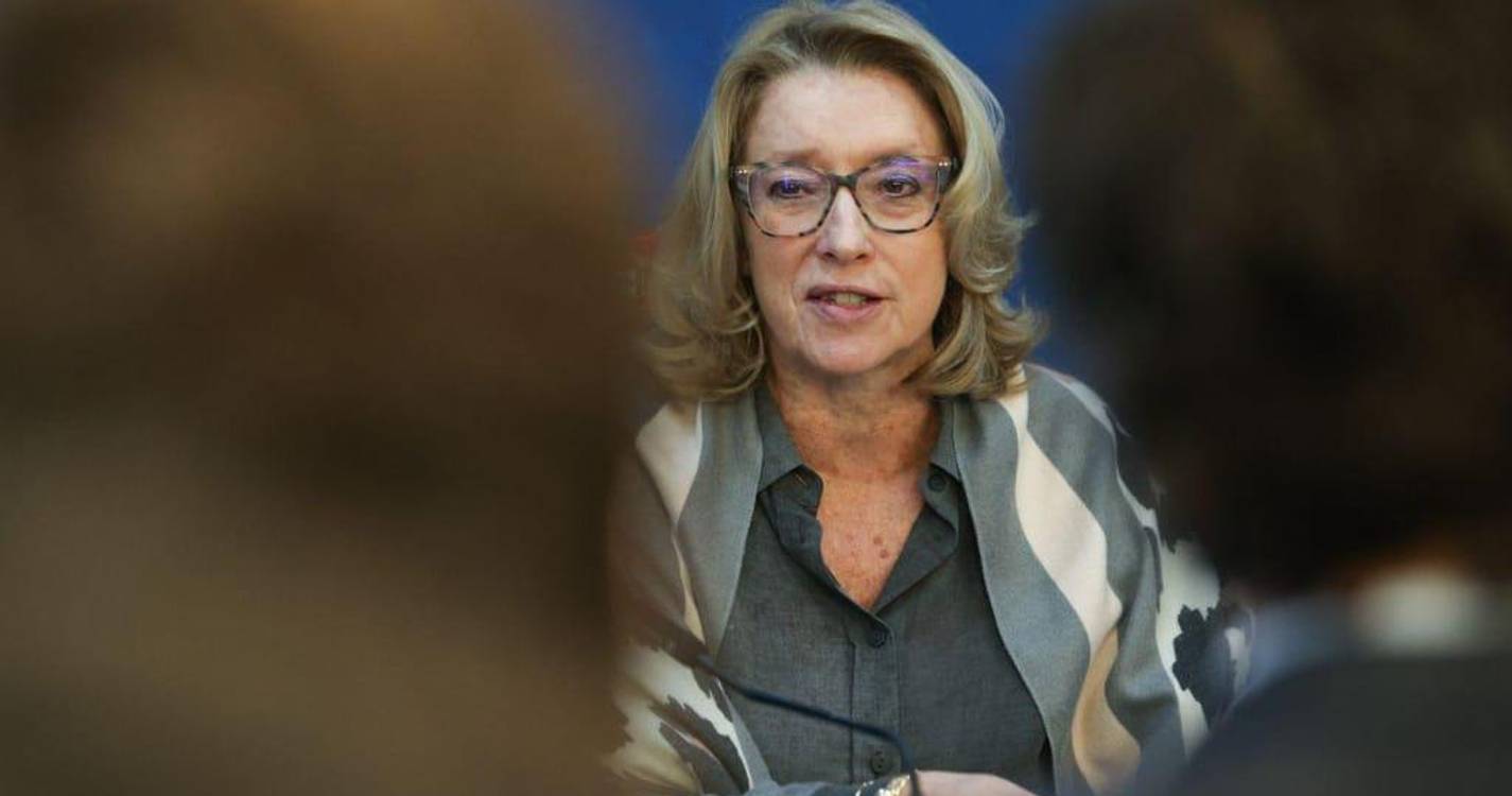 Ministra diz que discussão das alterações à lei laboral está mais próxima do fim, mas não fixa prazo