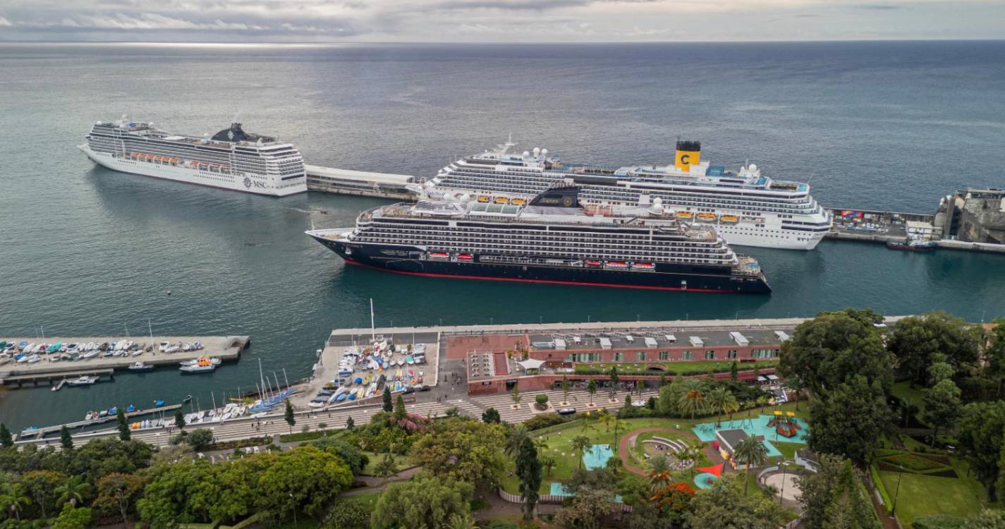 Casa cheia na Pontinha, que recebe hoje a estreia do navio Explora II (com fotos)