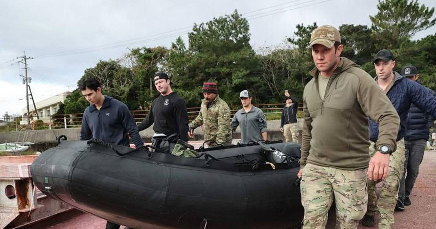 Mergulhadores descobrem destroços de aeronave dos EUA que se despenhou no Japão