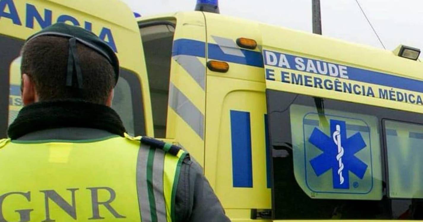 Acidente em Alcobaça causa um ferido grave e corta trânsito na EN8