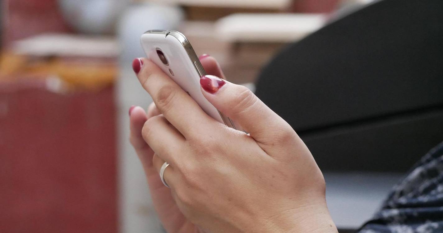 Encerramento de balcões bancários na Madeira: como contas empresariais online podem ser solução para PMEs e trabalhadores independentes