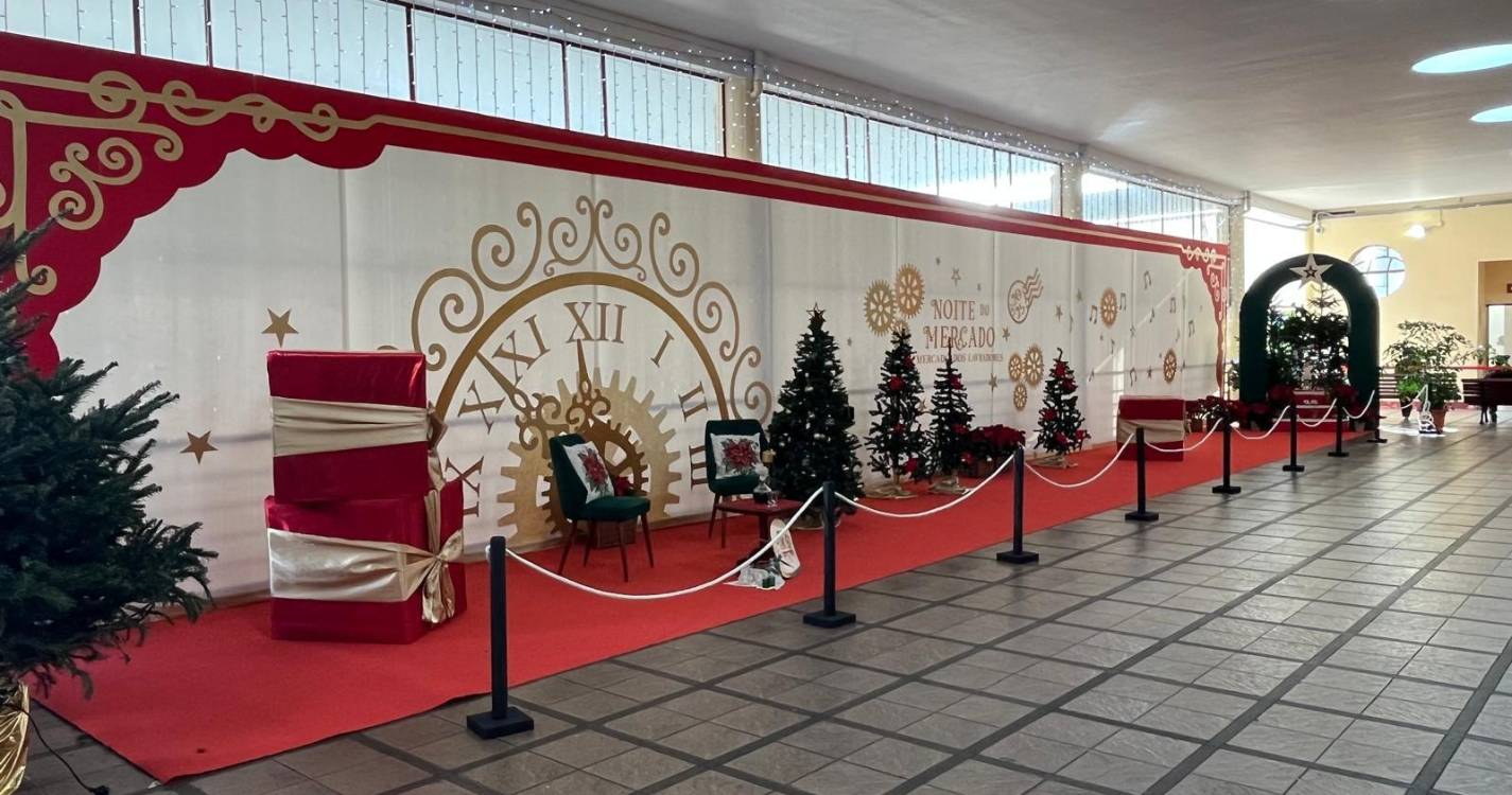 Veja as primeiras fotos do dia no Mercado dos Lavradores