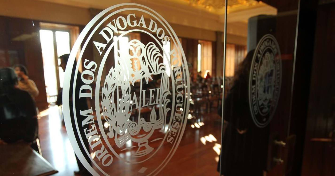 Ordem dos Advogados critica interrogatórios que se arrastam e violam direitos de arguidos