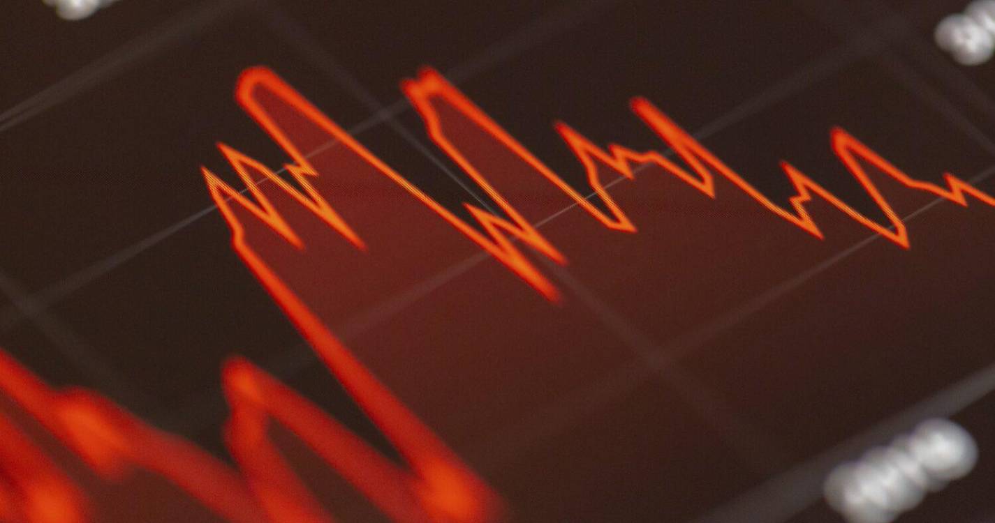 Bolsa de Lisboa fecha pintada de vermelho e cai mais de 5%