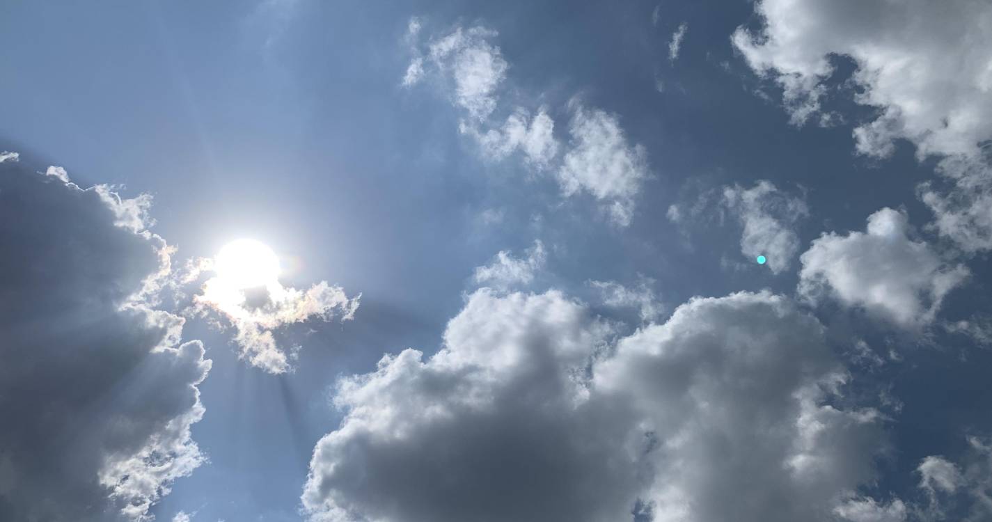 Temperaturas estiveram acima da média em fevereiro, apesar dos dias de chuva