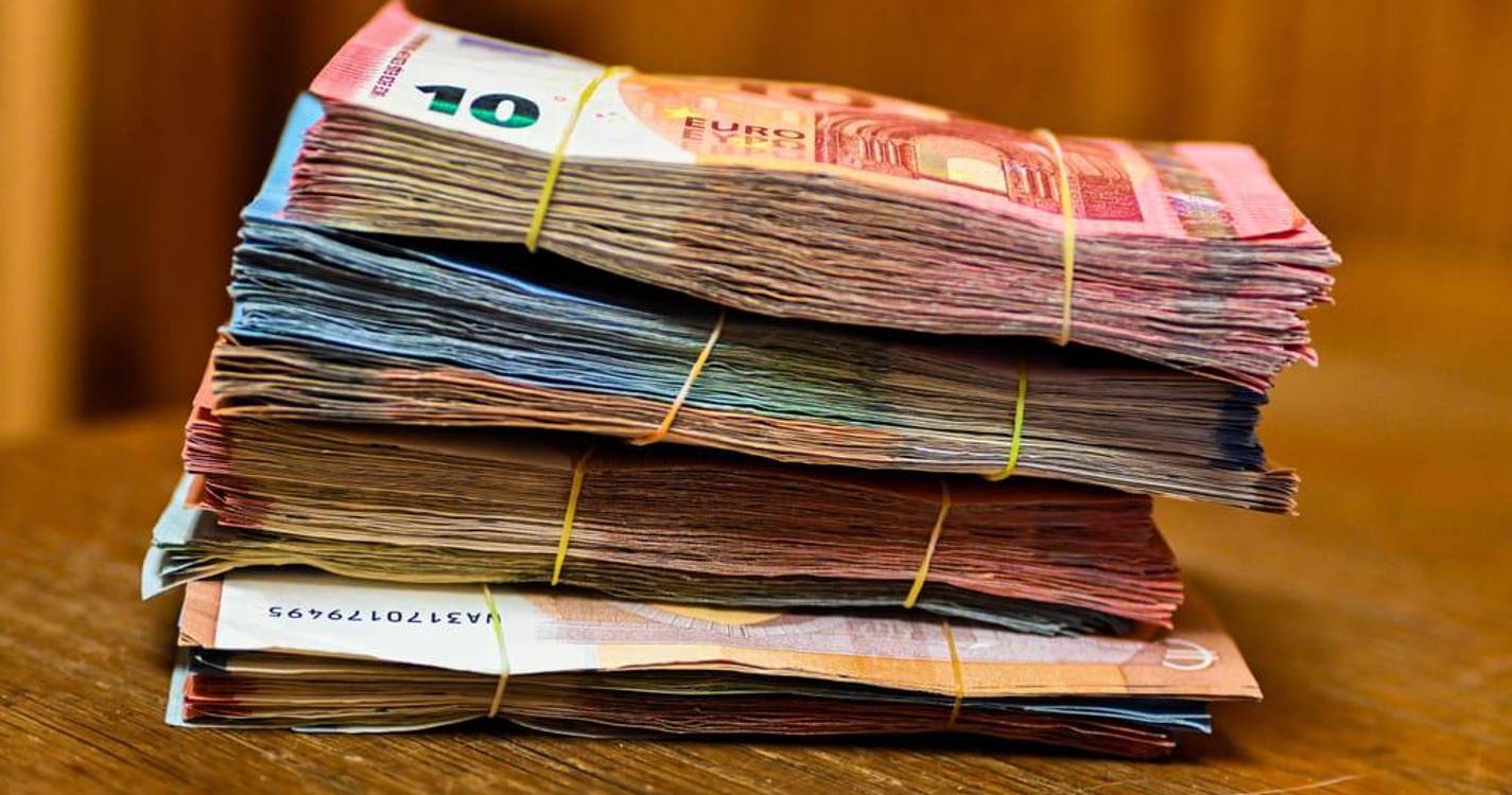 Mulheres em Portugal ganham em média menos 242 euros que os homens - Randstad