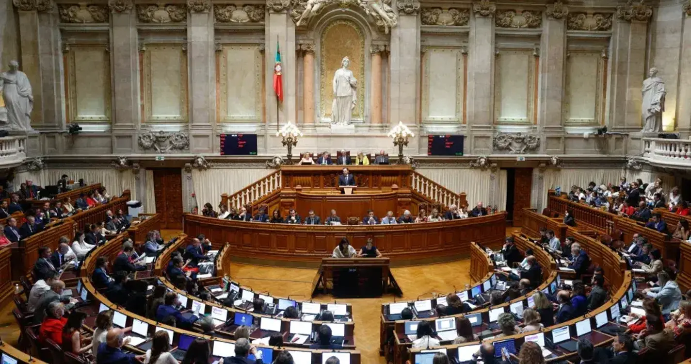 Parlamento recusa revogar polémica lei para solos rústicos que vai ser alterada