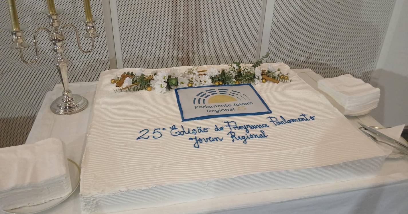 Assembleia Regional homenageou fundadores do ‘Parlamento Jovem’ (com fotos)