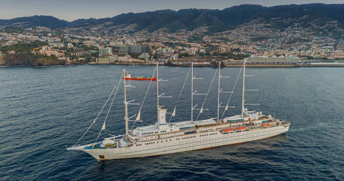Navio de cruzeiro ‘Wind Surf’ regressa ao Funchal 15 anos depois