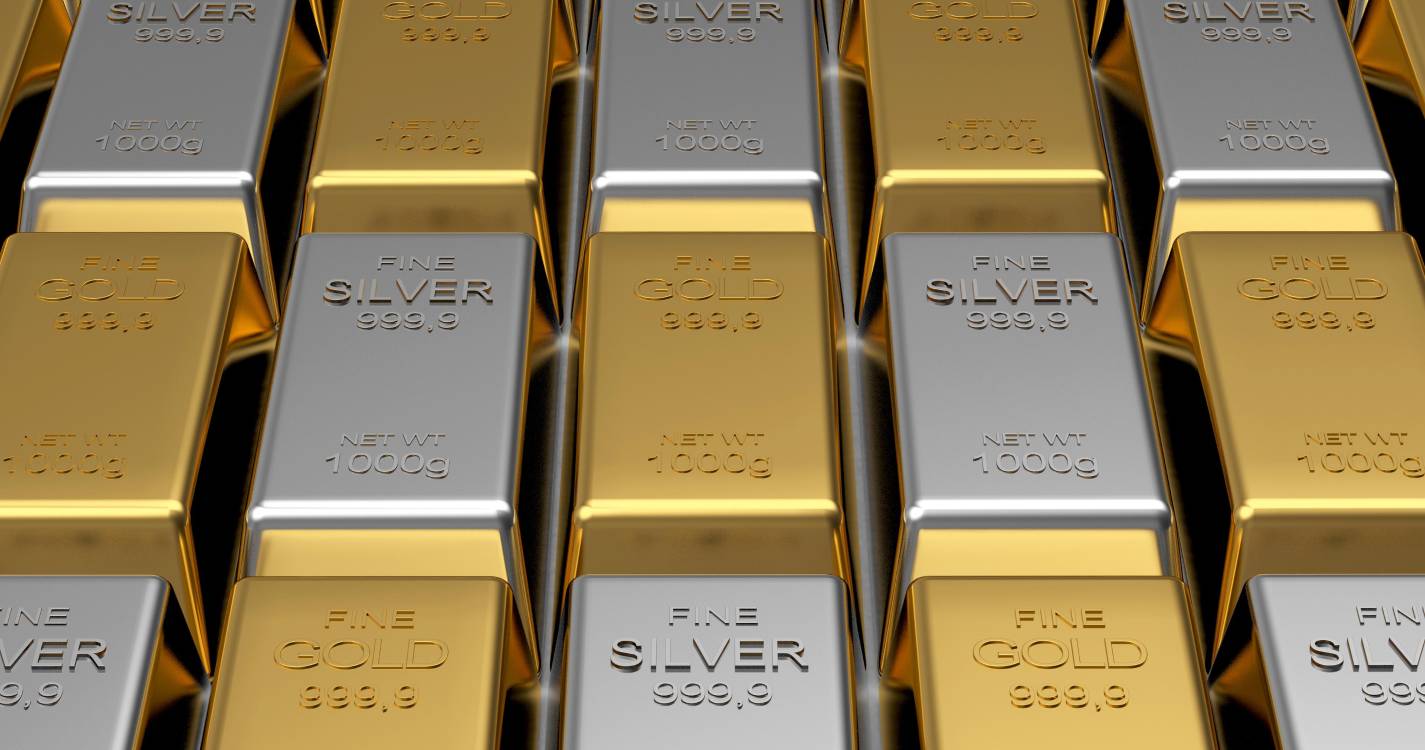 Preço da prata mais do que duplica em 2025 e ultrapassa valorização do ouro