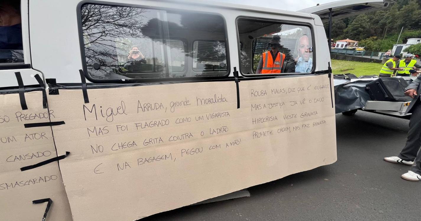 Chega e Miguel Arruda não escapam à sátira política na Festa dos Compadres (com fotos)