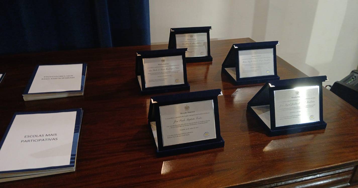 Assembleia Regional homenageou fundadores do ‘Parlamento Jovem’ (com fotos)