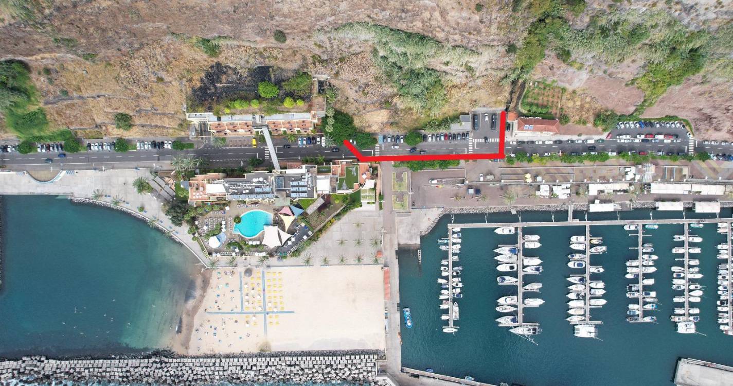 Calheta encerra troço da Avenida D. Manuel I para intervenção na escarpa