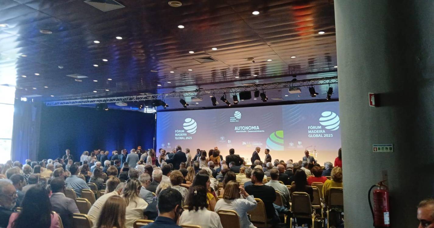 350 congressistas da diáspora madeirenses reunidos no Centro de Congressos