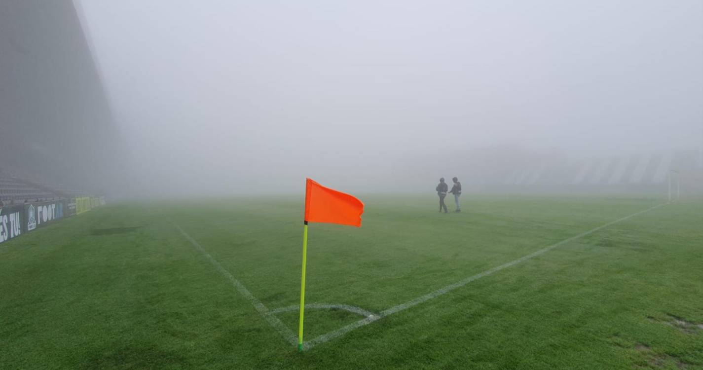 Nevoeiro não dá tréguas no Estádio da Madeira (com vídeo)