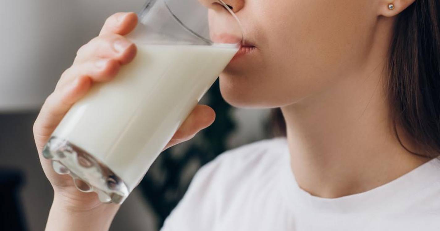 Preço de leite ao consumidor sobe dois cêntimos entre janeiro e março e desce no produtor