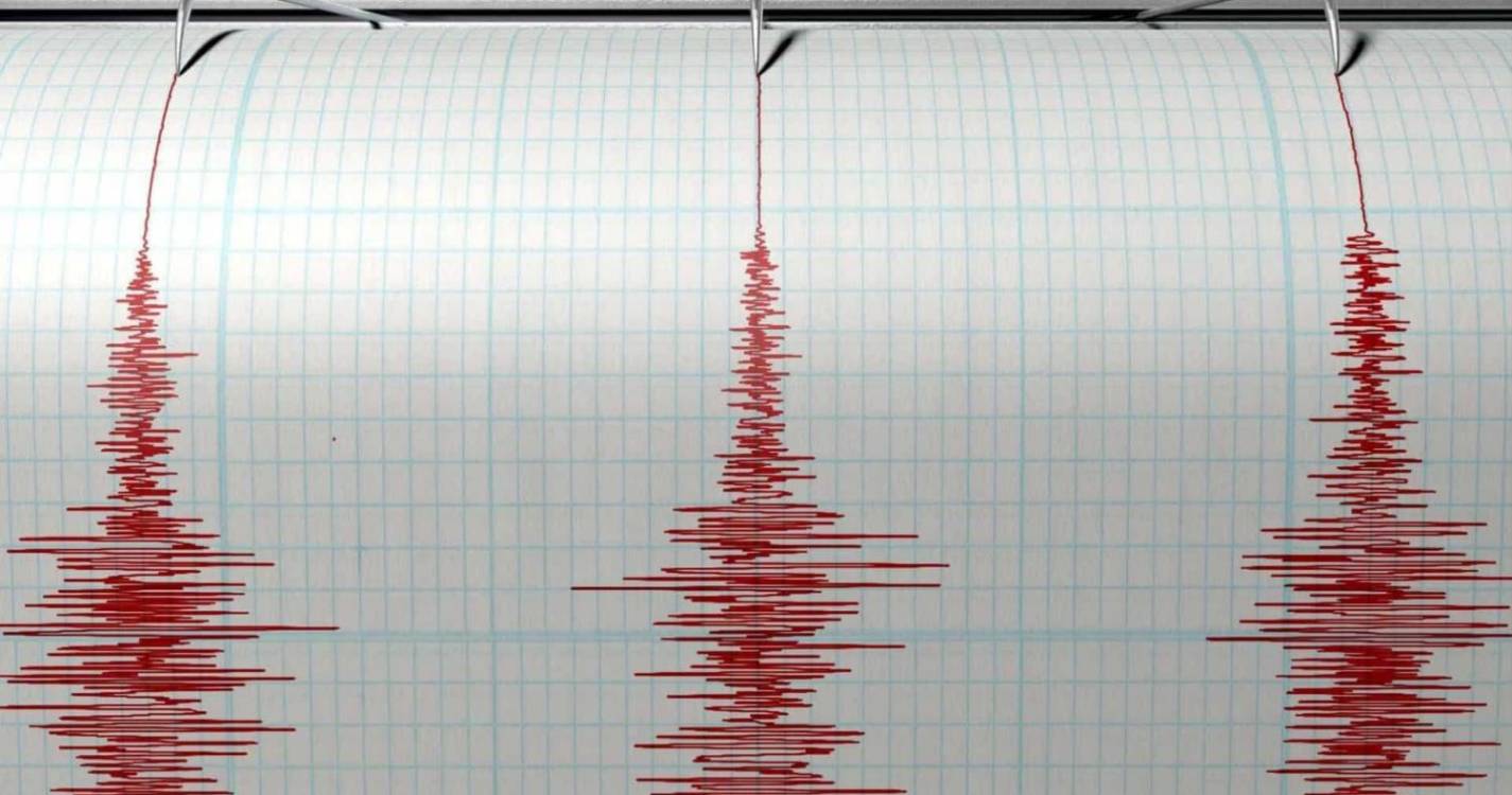 Sismo no norte do Irão provoca pelo menos quatro mortos e uma centena de feridos