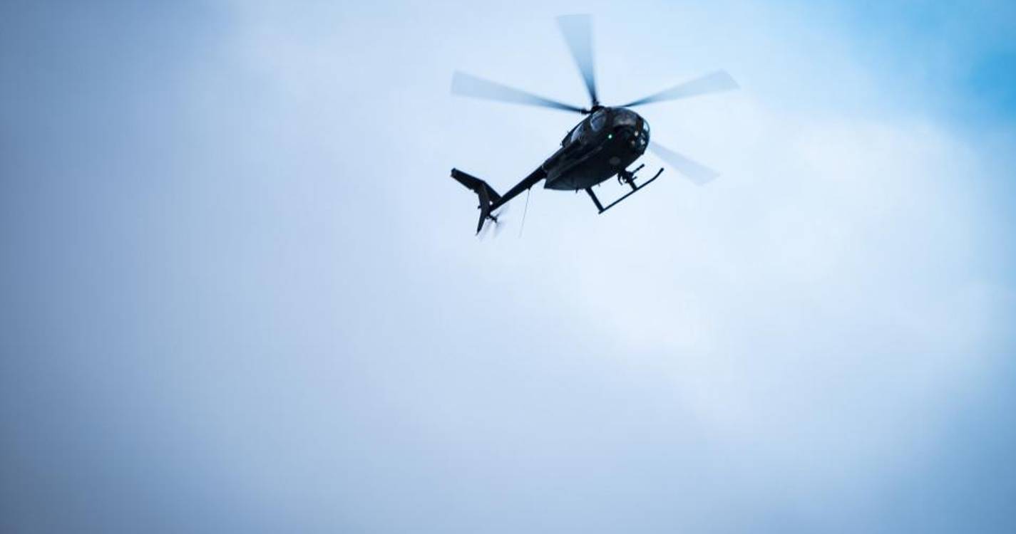 Helicóptero despenha-se em Nova Jersey, matando piloto e fotógrafo
