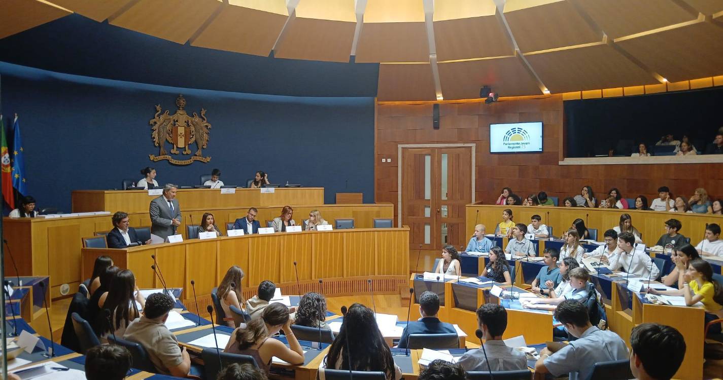 Parlamento Jovem debate migrações