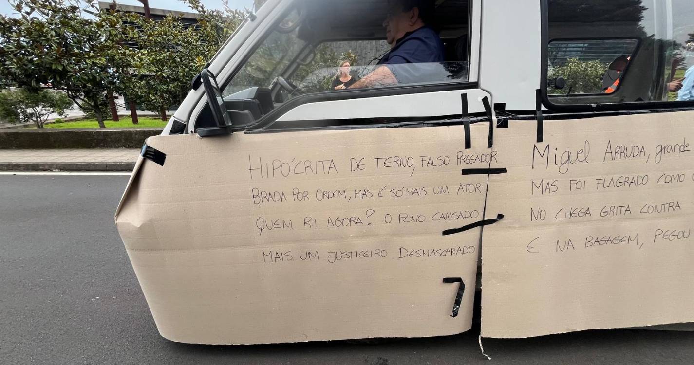 Chega e Miguel Arruda não escapam à sátira política na Festa dos Compadres (com fotos)