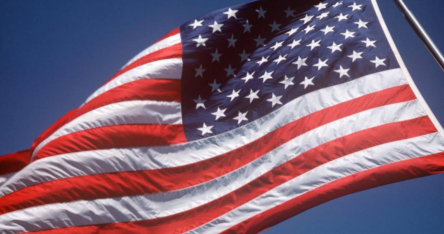 Pedidos de subsídios de desemprego nos EUA sobem 13.000 na semana passada