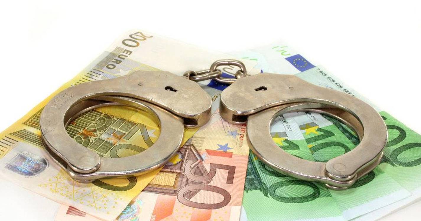 Um detido e dois arguidos por alegadamente lesarem credores em 7 ME - PJ