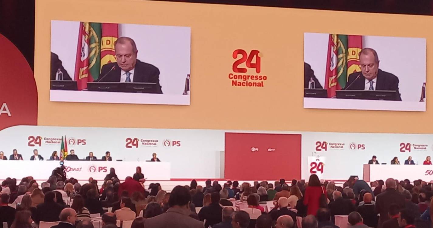 Carlos César foi reeleito presidente do PS com 90,36% dos votos