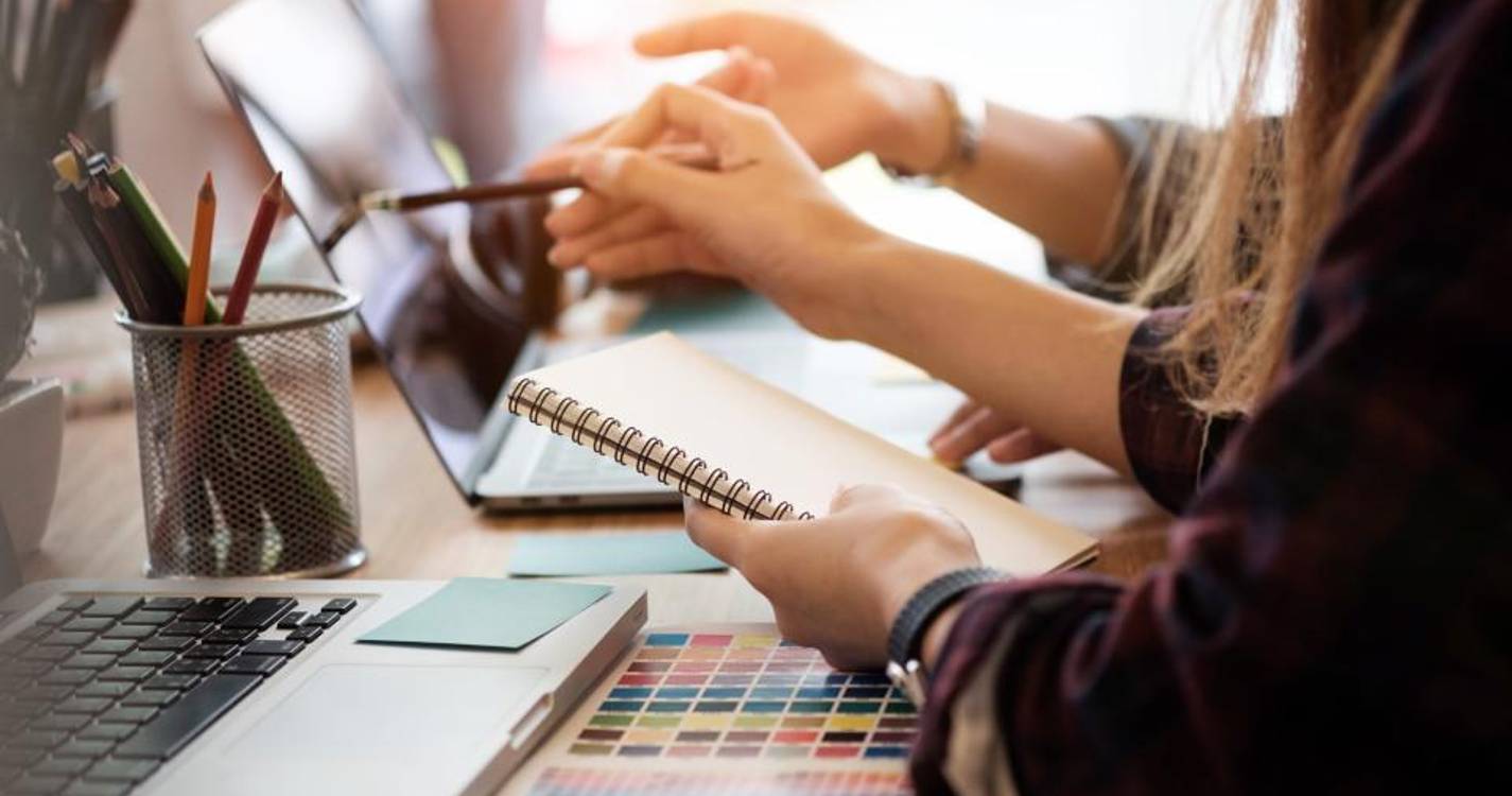 Semana de quatro dias implica mudanças para aumentar competitividade